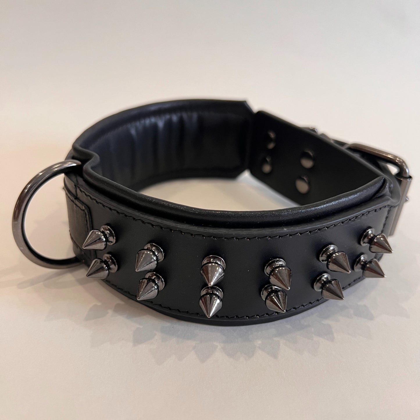 Retro spiky leather dog collar with soft lining that doesn't tighten the neck, pit bull, German Shepherd, Poodle